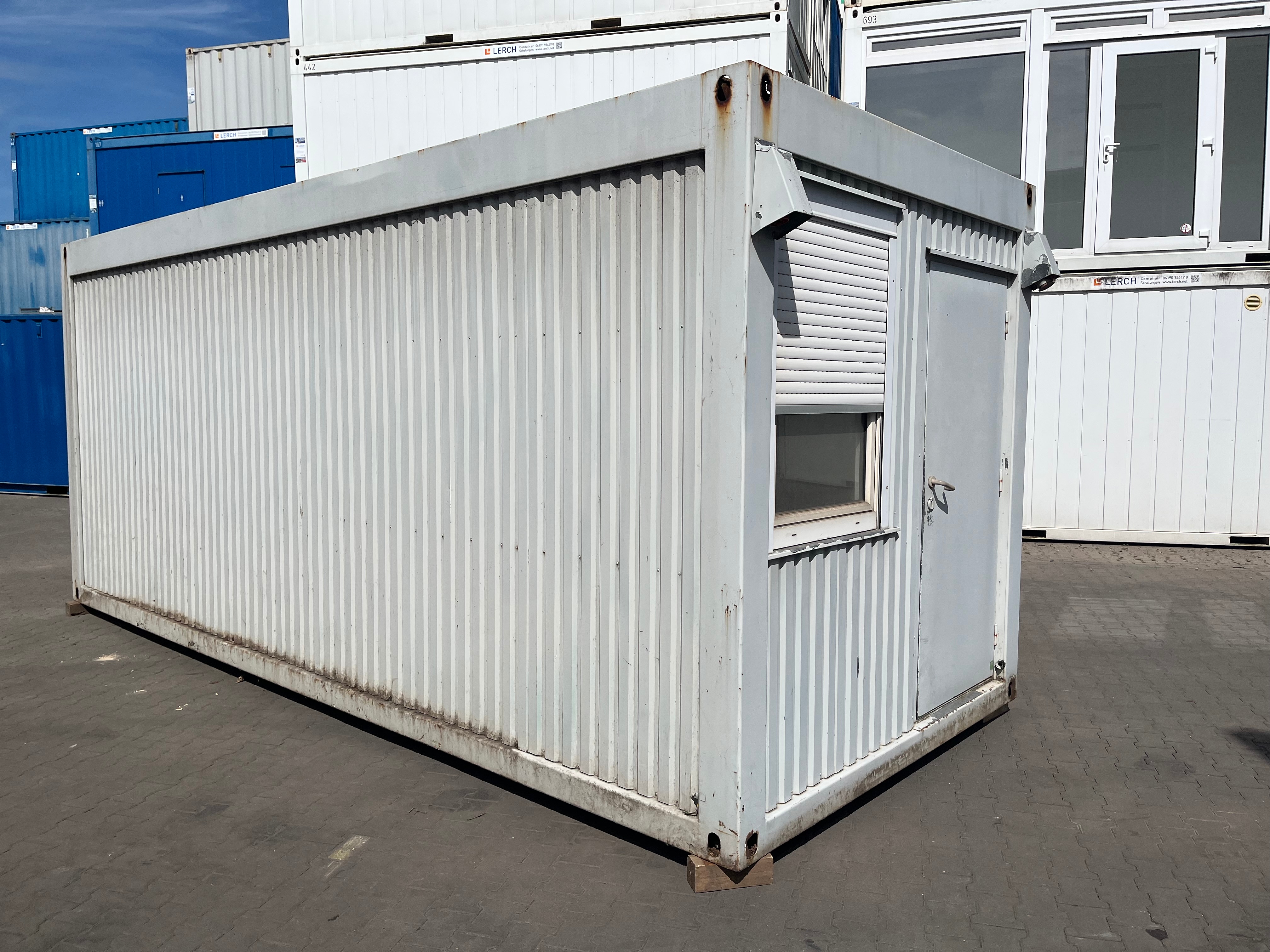 Aktionspreis Bürocontainer 20 Fuß | 1 Stern - defekt