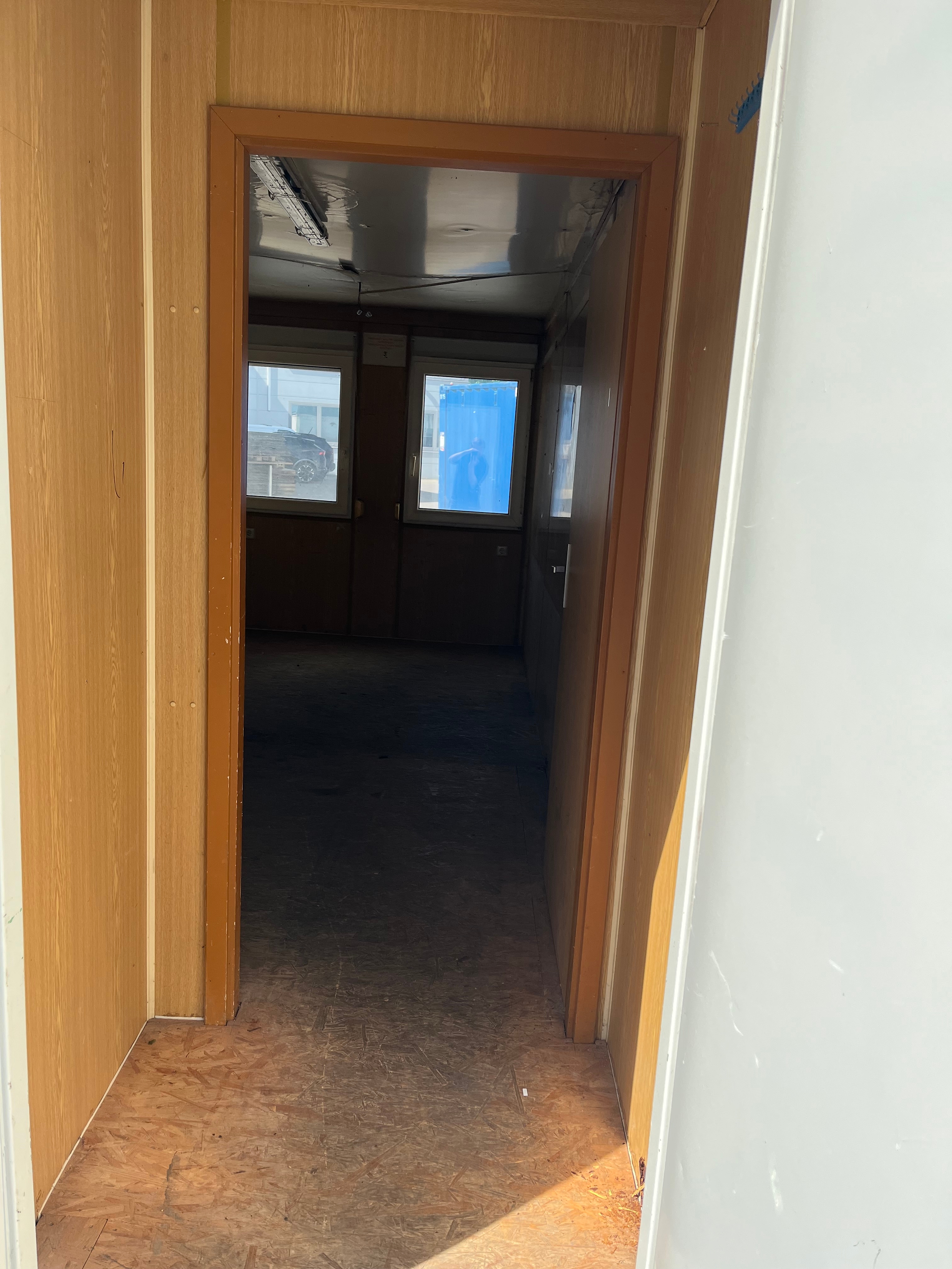 Aktionspreis Bürocontainer 20 Fuß | 1 Stern - defekt