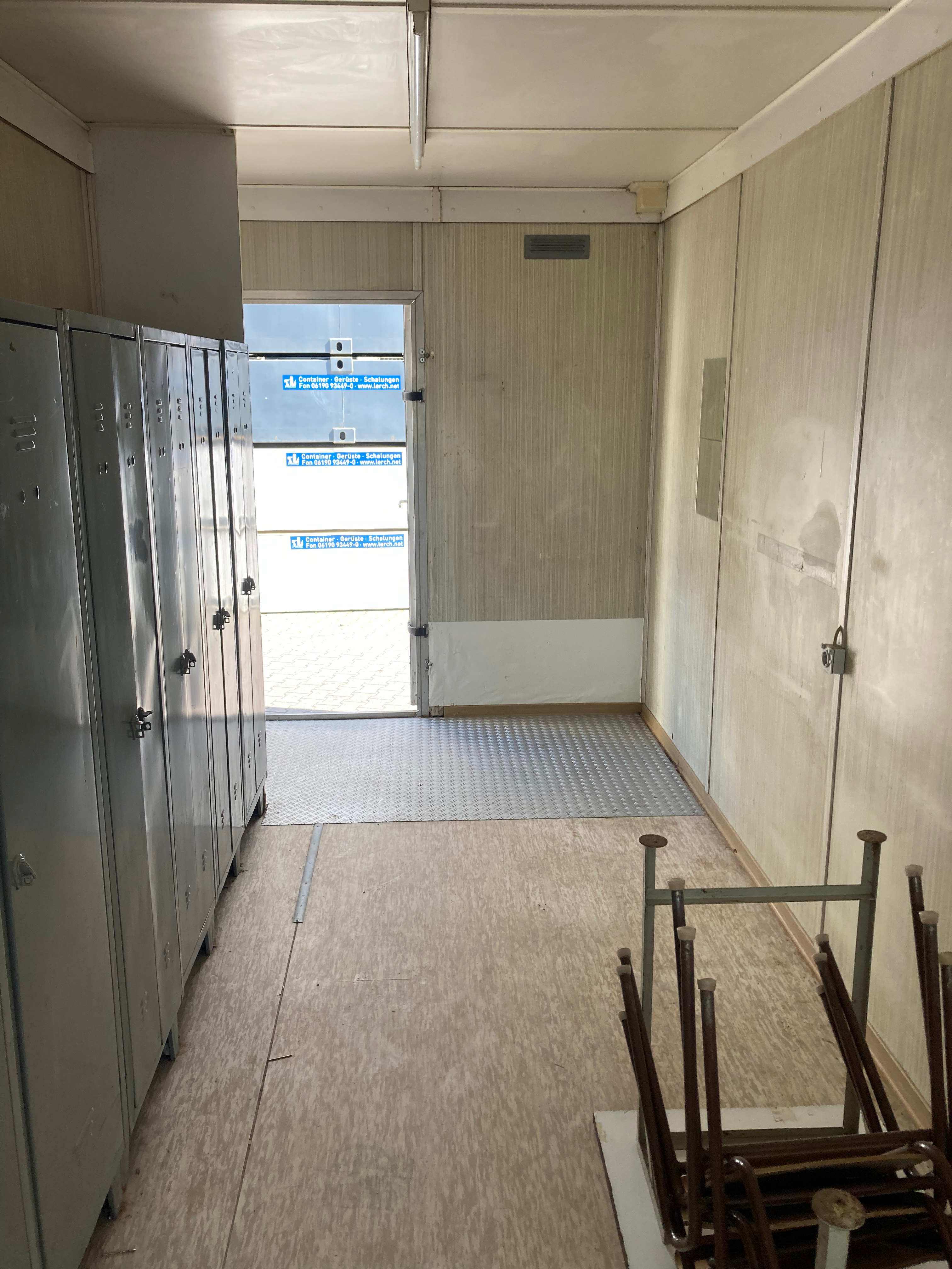 Aktionspreis Bürocontainer 20 Fuß | 1 Stern - defekt