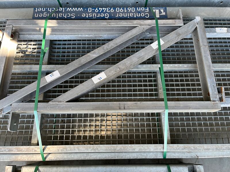 Containerpodest 2,44m x 1,08m mit Zubehör | so001336 I24