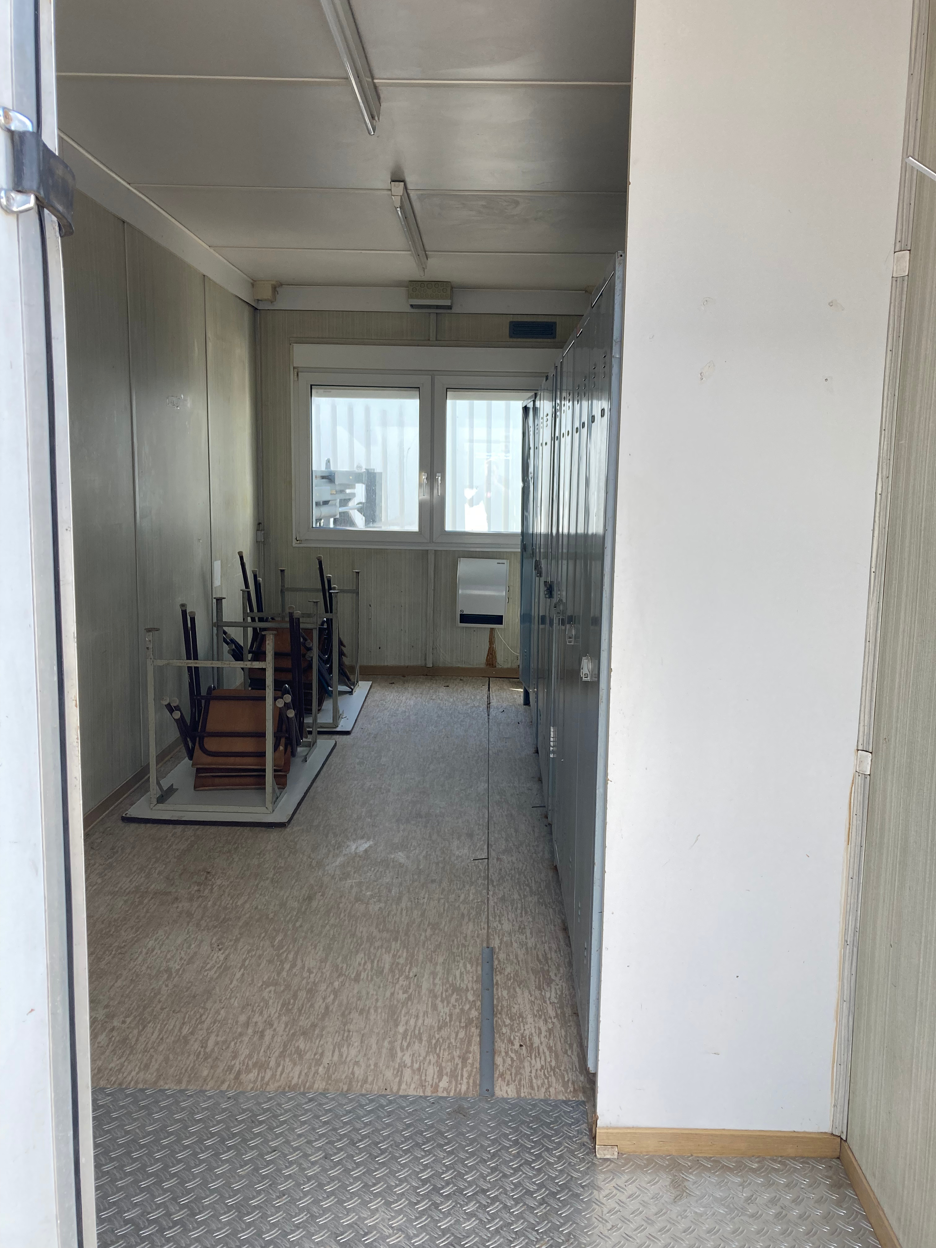 Aktionspreis Bürocontainer 20 Fuß | 1 Stern - defekt