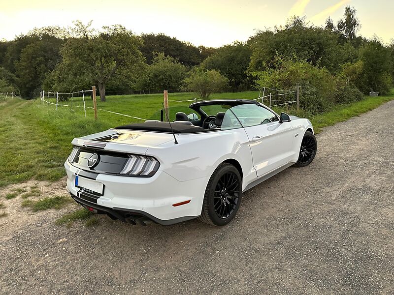 Gutschein für Miete (24 Stunden) - Ford Mustang 5.0 Ti-VCT V8 GT CABRIO